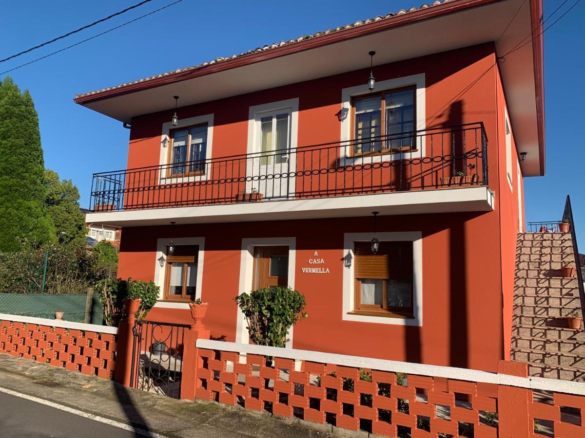 A CASA VERMELLA CON JARDIN A 10 MINUTOS DE SANTIAGO DE COMPOSTELA ORTONO  (Spain) - from US$ 82 | BOOKED